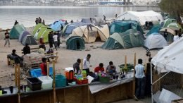 Grčka premješta migrante s ostrva u unutrašnjost zemlje