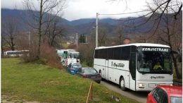 Autobusi s migrantima iz kampa Vučjak krenuli put Sarajeva