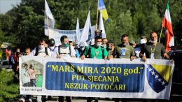 Srebreničani odaju počast ubijenim i sjećaju se puta smrti