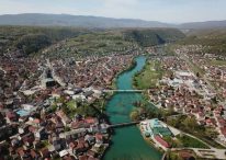 Općina Bosanska Krupa novac za novogodišnje ukrase usmjerava u humanitarne svrhe