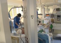 DNEVNI KORONA BILANS: 52 NOVOZARAŽENE OSOBE KORONAVIRUSOM U USK