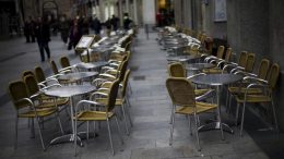 Švicarska zatvara kafiće, restorane i prodavnice od 19 sati