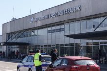Letovi za Sarajevo se odgađaju ili kasne zbog vjetra, avion iz Istanbula sletio u Tuzlu
