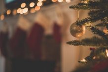 Širom BiH i svijeta danas se slavi Božić – Dan Isusovog rođenja