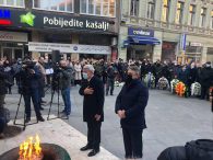 Dan grada Sarajeva: Položeno cvijeće ispred Vječne vatre