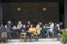Krizni štab FBiH predlaže ublažavanje mjera: Dozvoliti veća okupljanja, publiku na utakmicama…