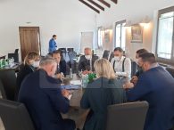 BIHAĆ: U TOKU SESIJA – POMOĆ MIGRANTIMA U BIH, PRISTUPI UNUTAR I IZVAN PRIVREMENIH CENTARA