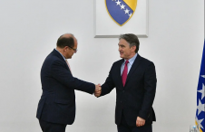 Iz RS-a traže da visoki predstavnik, kojeg ne priznaju, smijeni Komšića