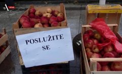 Ostavio pola tone jabuka na gradskom trgu uz poruku