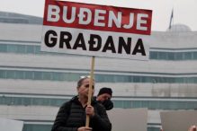 Građani se okupili na protestima u Sarajevu: Kome je dobro neka ostane kući