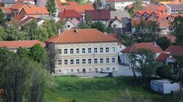 Bh. srednjoškolci postavili frižider kojim nude besplatne obroke