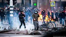 Nastavak nasilnih protesta u Nizozemskoj: Haos na ulicama Haga