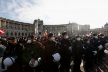 Protesti u Zagrebu i Beču: Građani digli glas protiv mjera