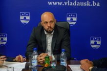 Vlada USK – 475 hiljada maraka u svrhu realizacije procesa digitalizacije osnovnim i srednjim školama u USK