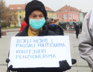 Penzioneri protestovali u Tuzli: Političarima paušali, nama kontejneri