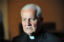 Biskup Komarica o politici u BiH: Da na izbornu listu stavite kravu, narod bi zaokružio