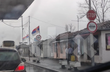 Zastava Srbije izvješena na bh. strani graničnog prijelaza kod Bijeljine