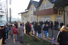 Održan jednosatni štrajk upozorenja velikokladuških medicinara