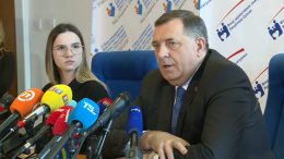 Dodik kao Vučić: Bez sankcija Rusiji, ali podrška teritorijalnom integritetu Ukrajine