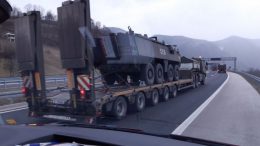 Oklopna vozila EUFOR-a pristižu u BiH preko prijelaza u Bosanskom Šamcu