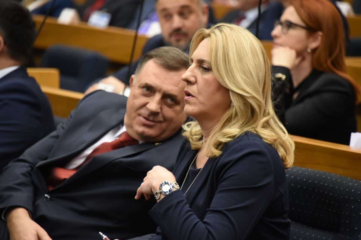 Velika Britanija uvela sankcije Miloradu Dodiku i Željki Cvijanović
