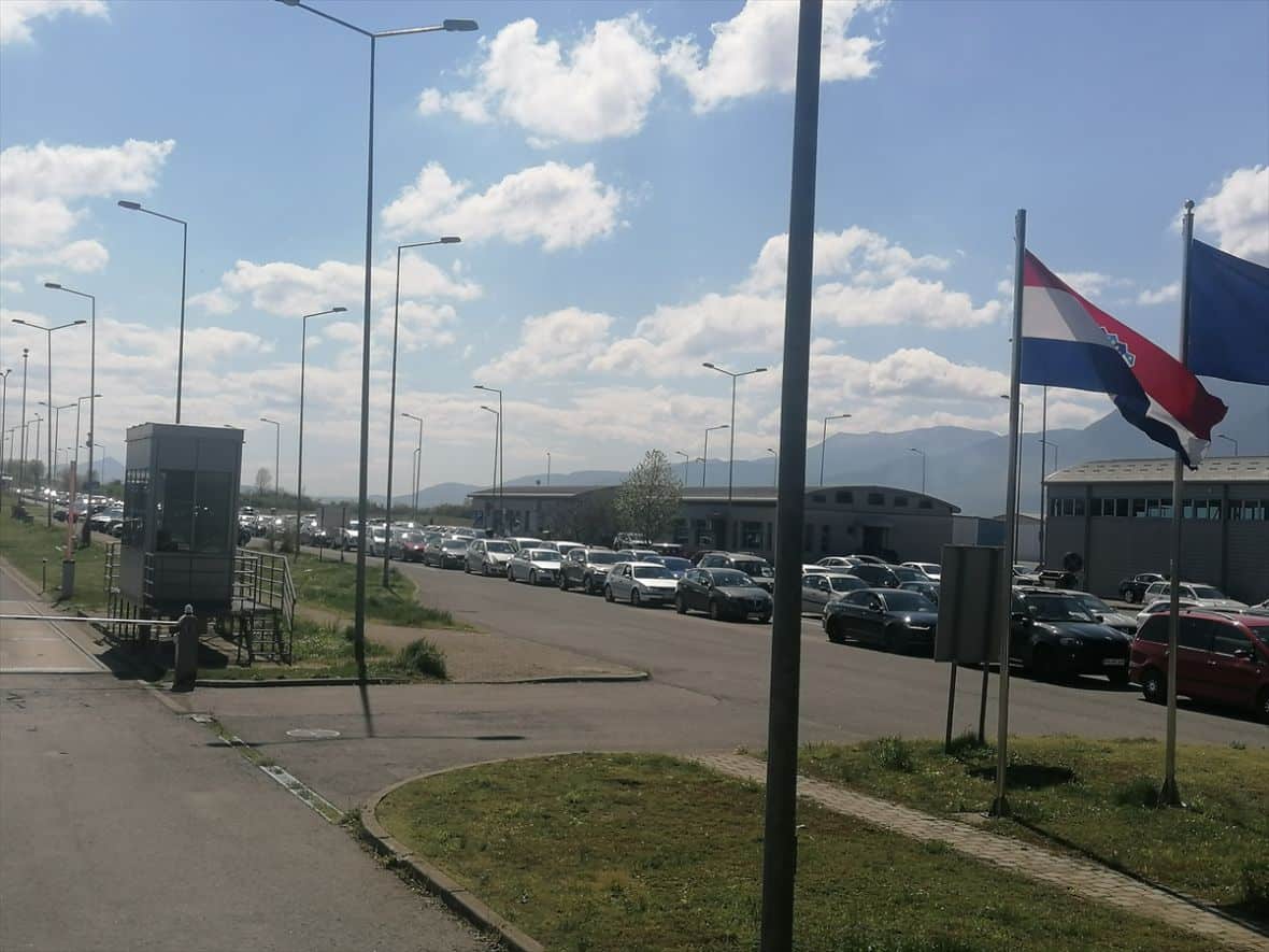 Kraj uskršnjih praznika: Kilometarske kolone na ovim izlazima iz BiH