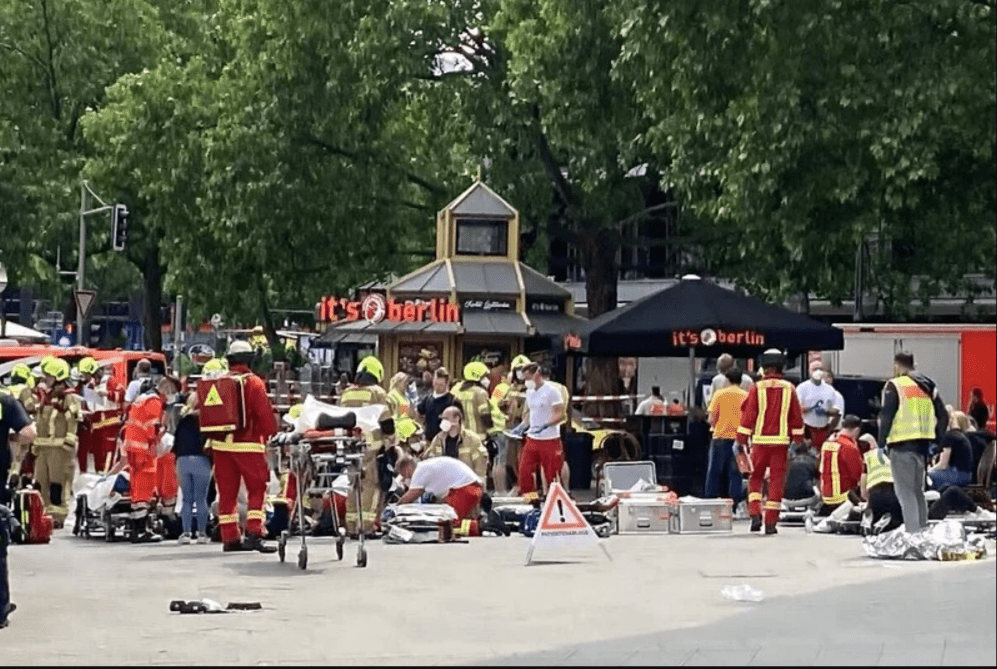 Haos u Berlinu, automobil se zabio u masu ljudi, najmanje jedna osoba poginula