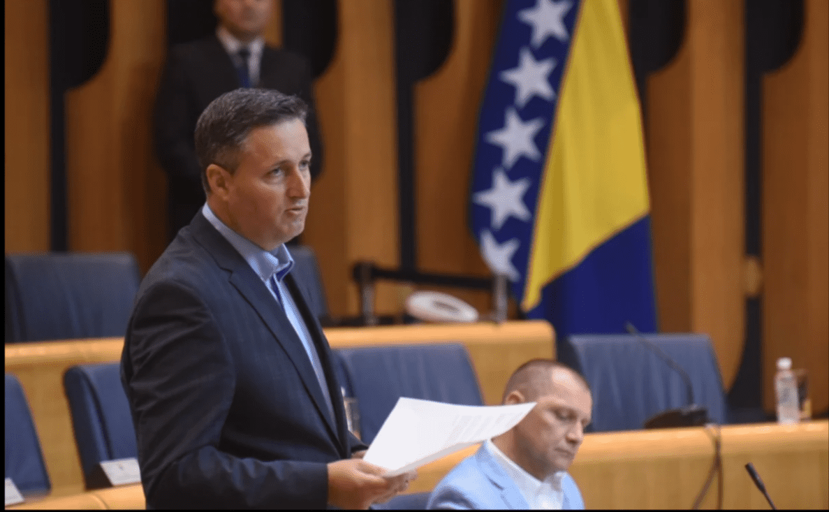 Dom naroda odbio poslati na doradu budžet koji previđa i povećanje plata visokim funkcionerima