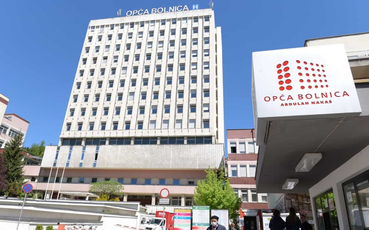 Tri doktora i medicinska sestra iz KS osuđeni na zatvorske kazne zbog korupcije