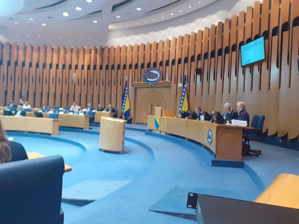 Komisija Doma naroda podržala prijedlog o izmjenama Zakona o plaćama i naknadama u institucijama BiH