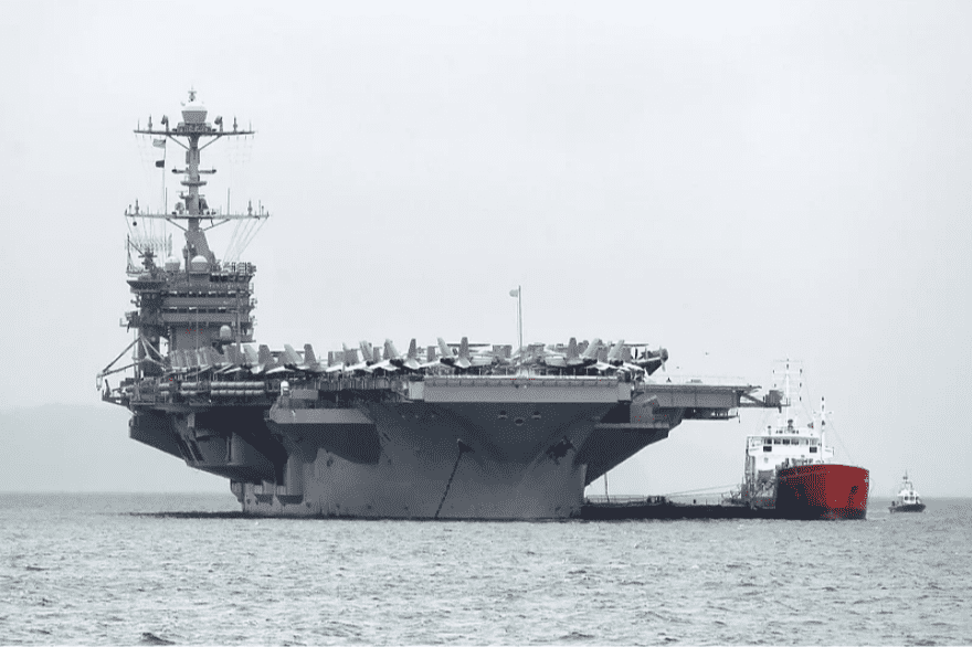 Američka mornarica podigla avion s morskog dna nakon što ga je odnio vjetar s nosača
