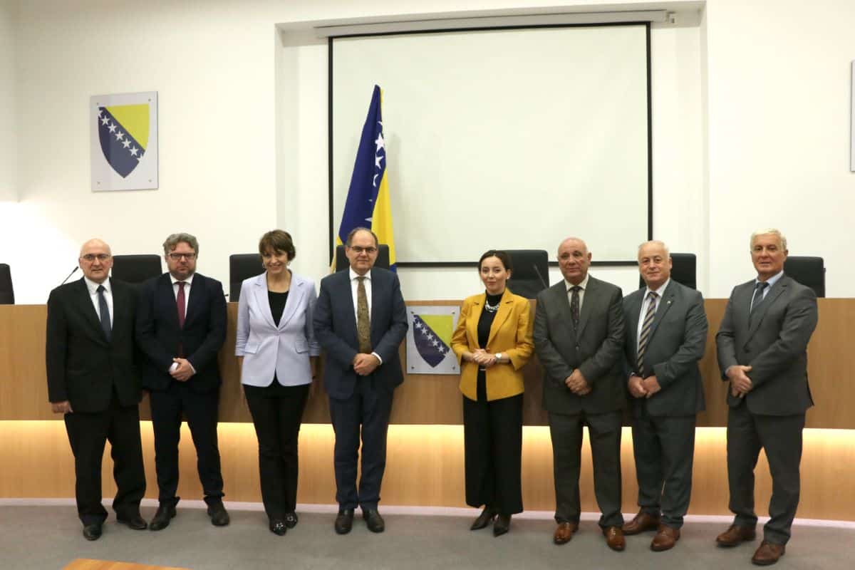 Šmit sa članovima CIK-a BiH: Izazov potpuna popunjenost biračkih odbora članovima i njihovim zamjenicima