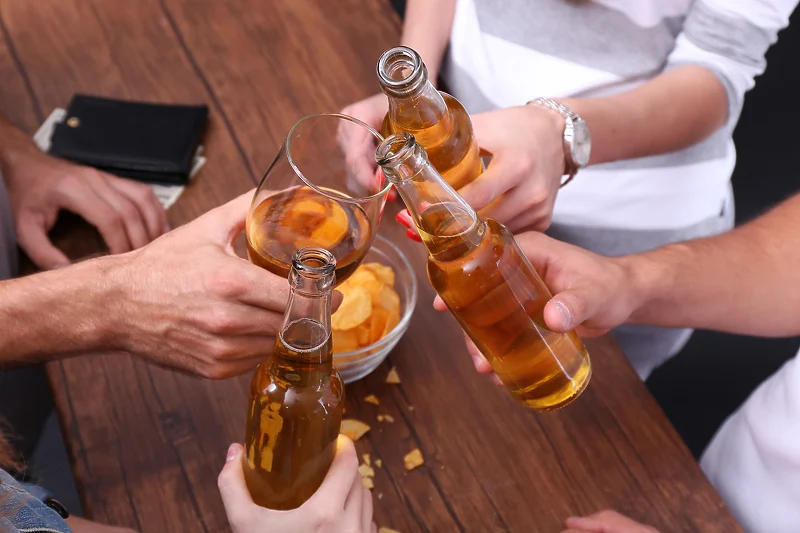 Muškarci u Bosni i Hercegovine konzumiraju alkohol četiri puta više od žena
