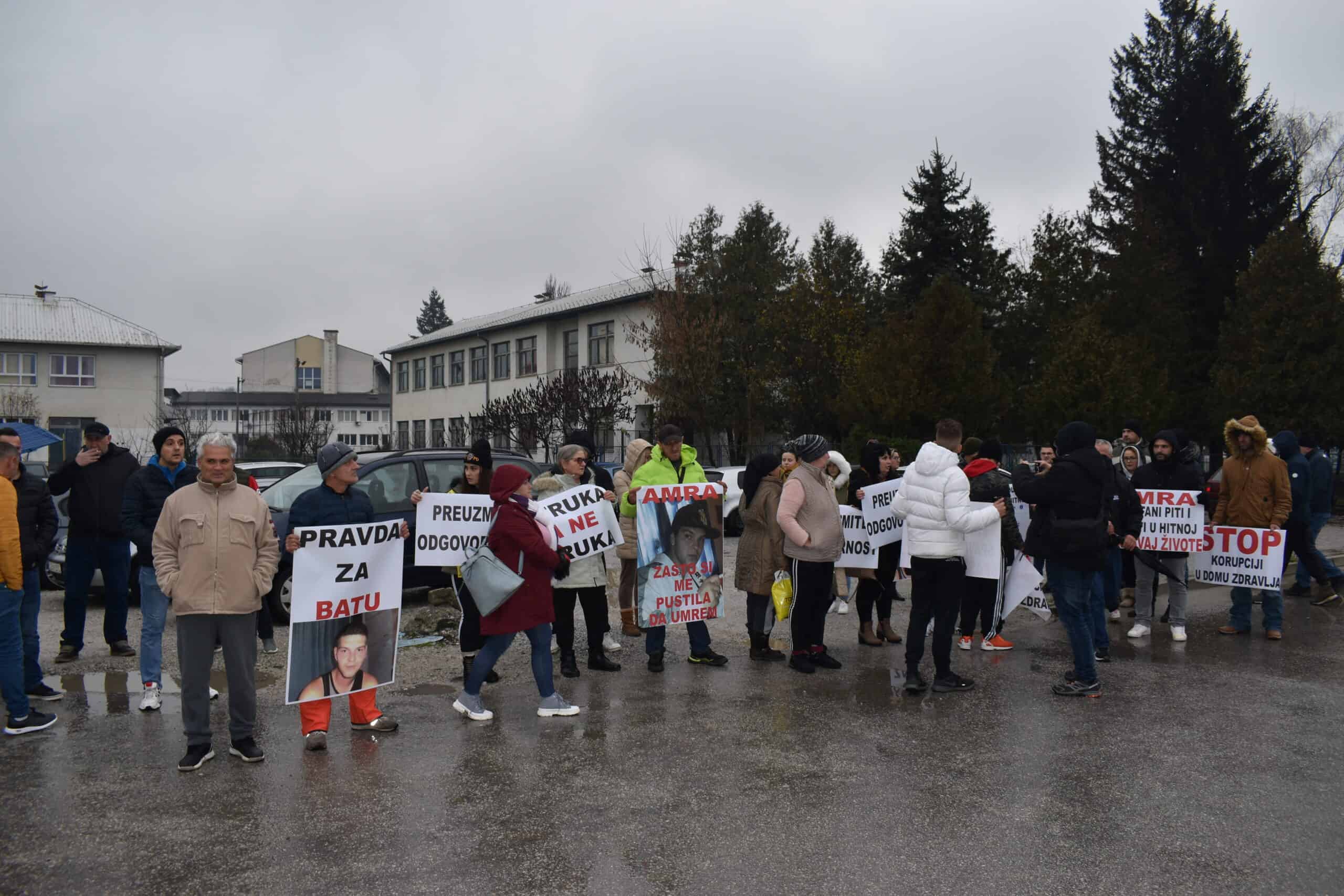 Održani protesti povodom smrti Envera Pajazetovića