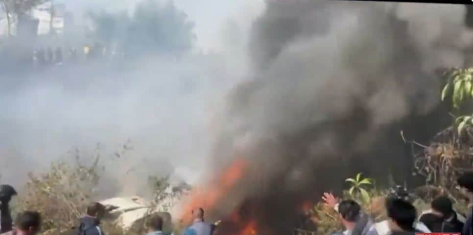 U Nepalu se srušio i zapalio avion sa 72 ljudi, svi poginuli
