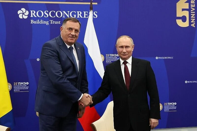 Milorad Dodik odlikovao Vladimira Putina ordenom Republike Srpske