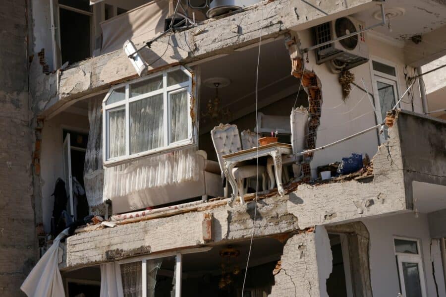Skoro 24.000 mrtvih u zemljotresima u Turskoj i Siriji