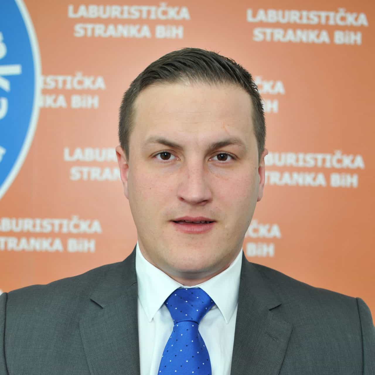 Predsjednik Komisije za statut i propise Amir Đogić uputio demantij na današnje saopćenje tri člana Komisije