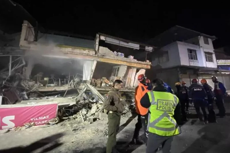 Broj poginulih u sinoćnjim zemljotresima u Turskoj porastao na šest, 294 osobe povrijeđene