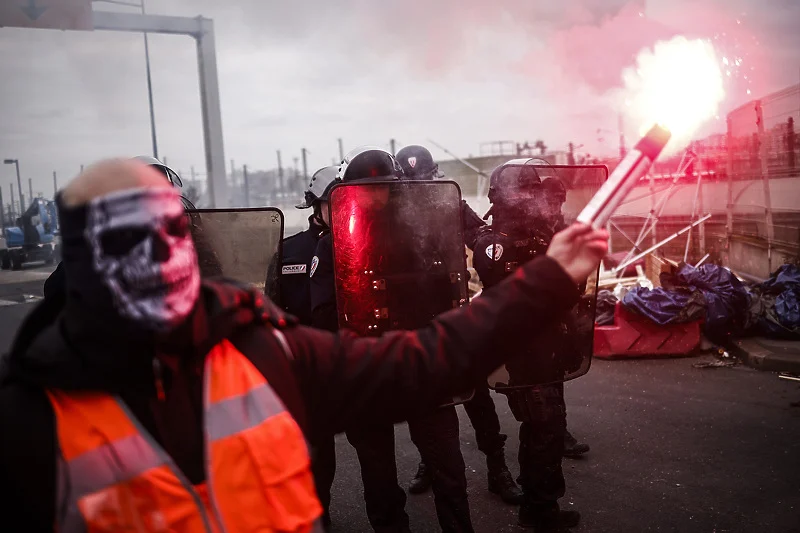 Stotine hiljada Francuza danas ponovo na ulicama, očekuju se sukobi sa policijom