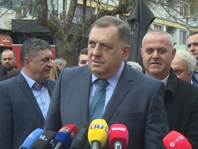 Dodik: Pokušavam ubijediti Hrvate da sa Srbima jednokratno napuste institucije BiH
