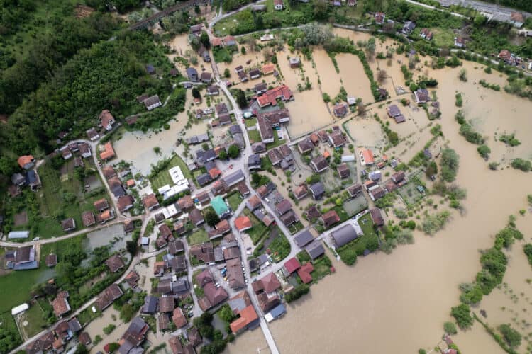 Kiša ne prestaje, vodostaji rastu: Teška situacija na području Bihaća