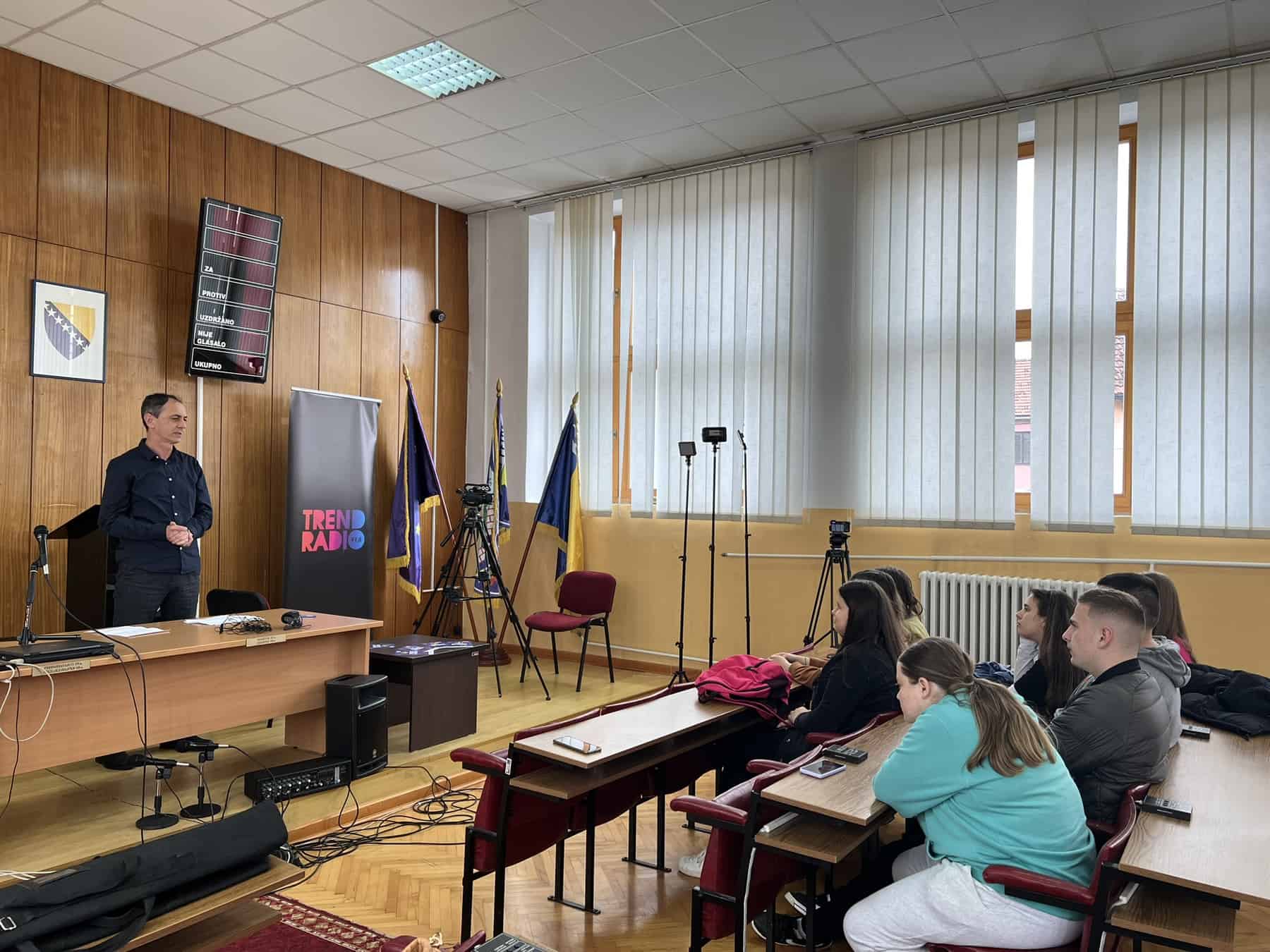Trend radio organizirao medijsku radionicu sa mladima iz Bosanskog Petrovca