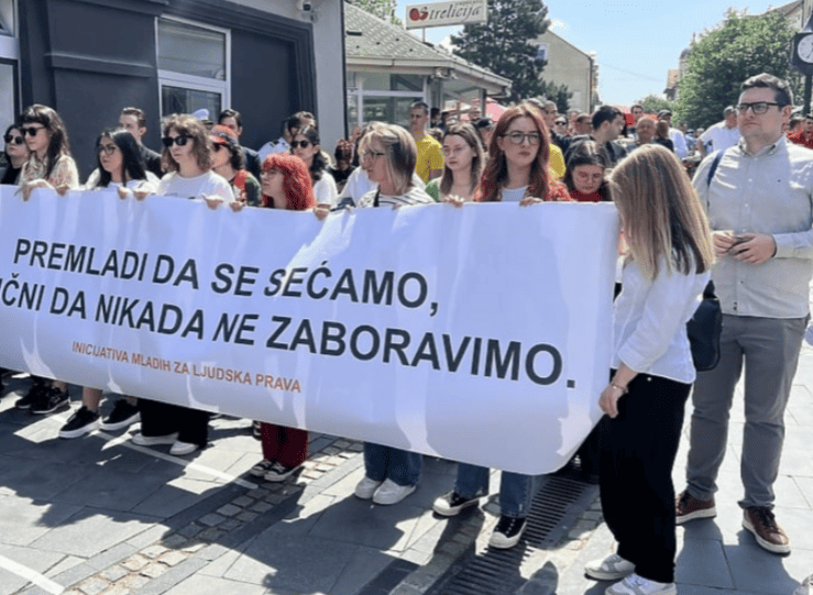 Mladi Beograđani odali počast na Tuzlanskoj kapiji