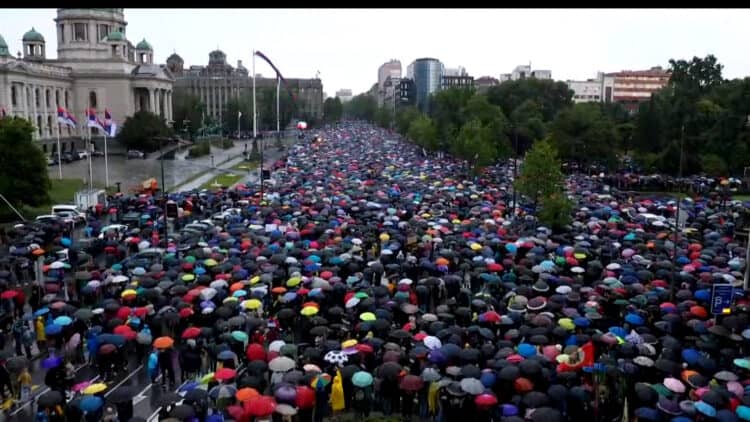 Novi protest u Beogradu: Pravi se prsten oko Vlade Srbije