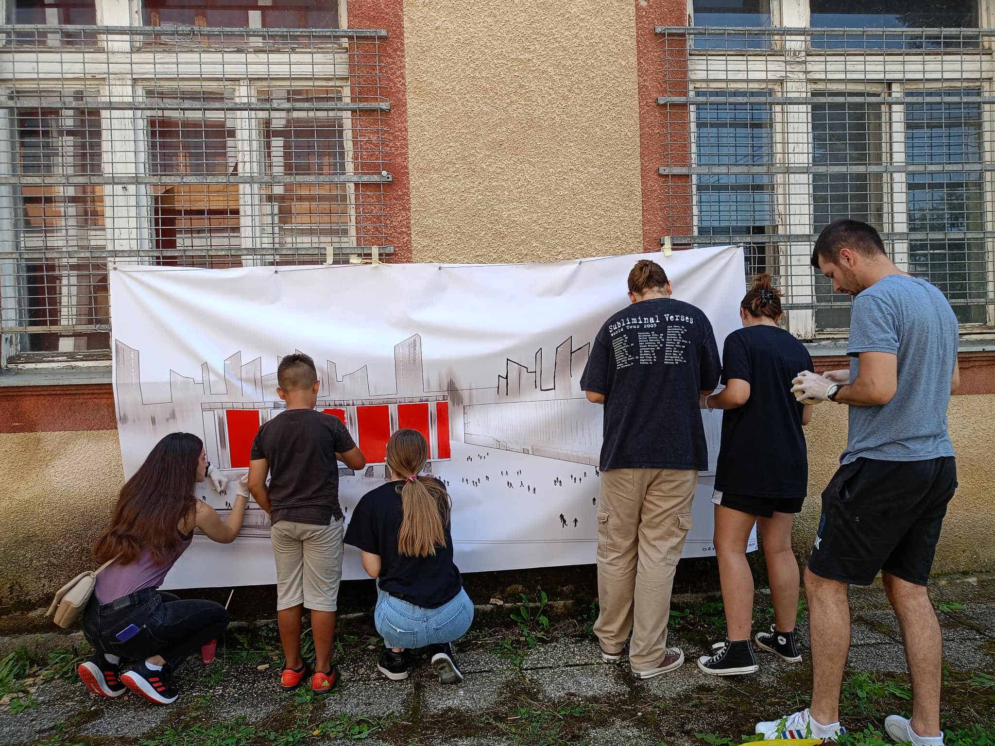 Mladi volonteri oslikali svoju viziju izgleda Velike Kladuše u budućnosti