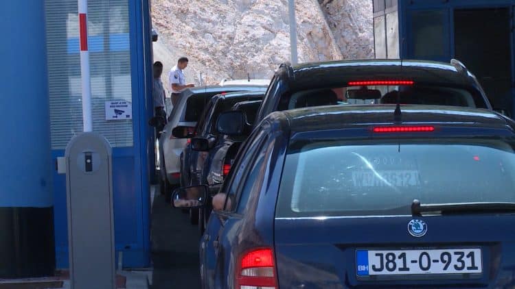 BIHAMK upozorava: Očekuju se gužve na većini puteva u BiH i na granicama
