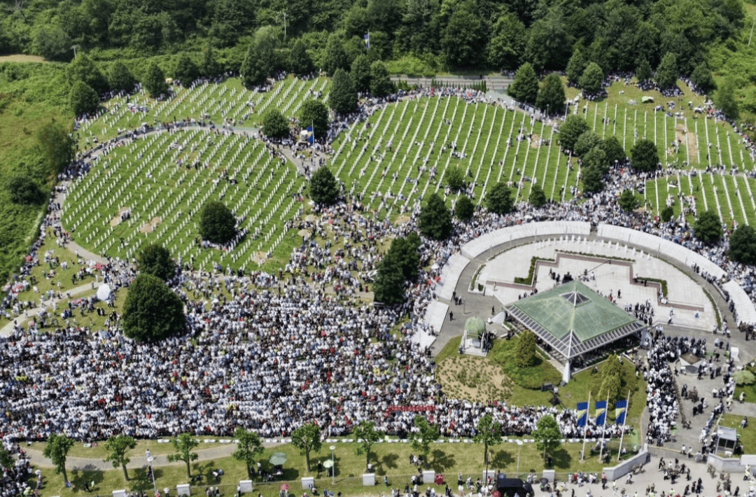 Klanjana dženaza za 30 žrtava genocida u Srebrenici, najmlađa žrtva imala je 15 godina