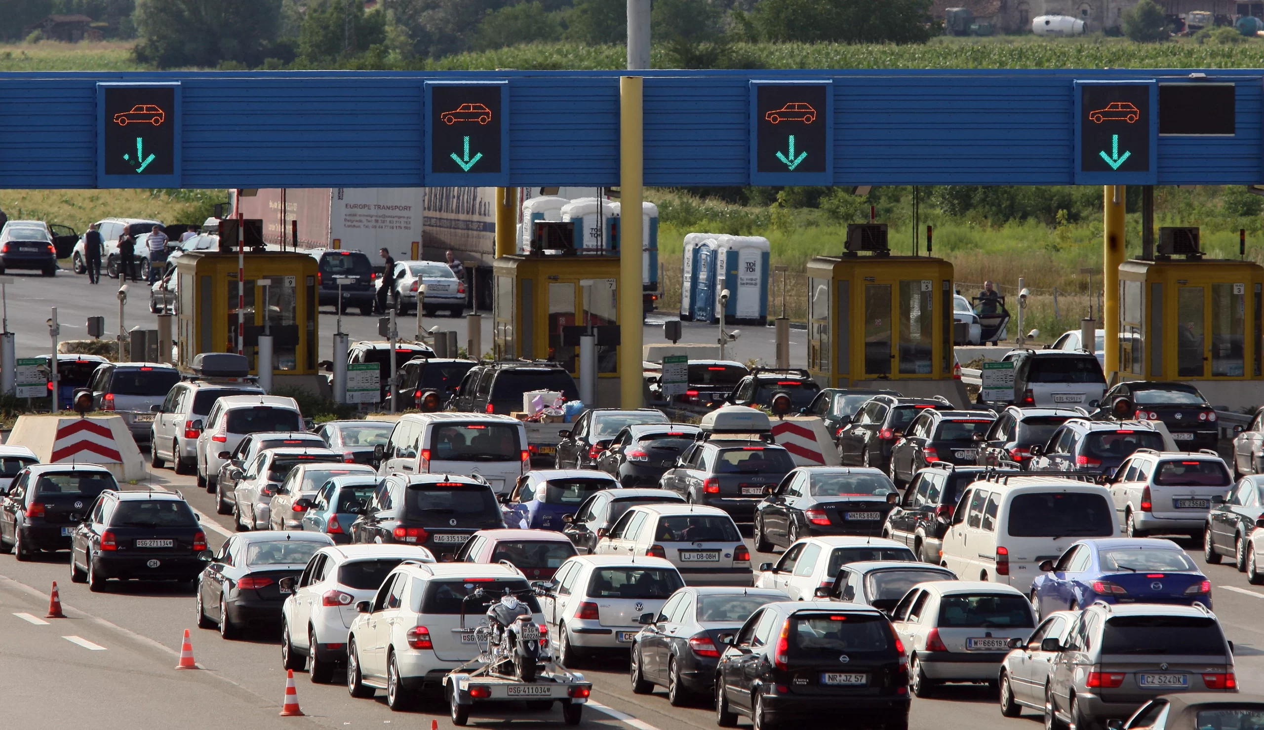 Gužve na naplatnim kućicama na autoputu
