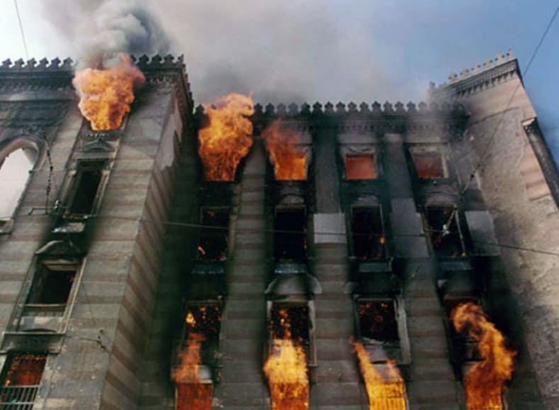 Prije 31 godinu zapaljena je sarajevska Vijećnica